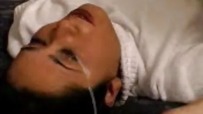 Mengajar ibu-ibu muda bagaimana untuk xxx indo crot menghisap kontol